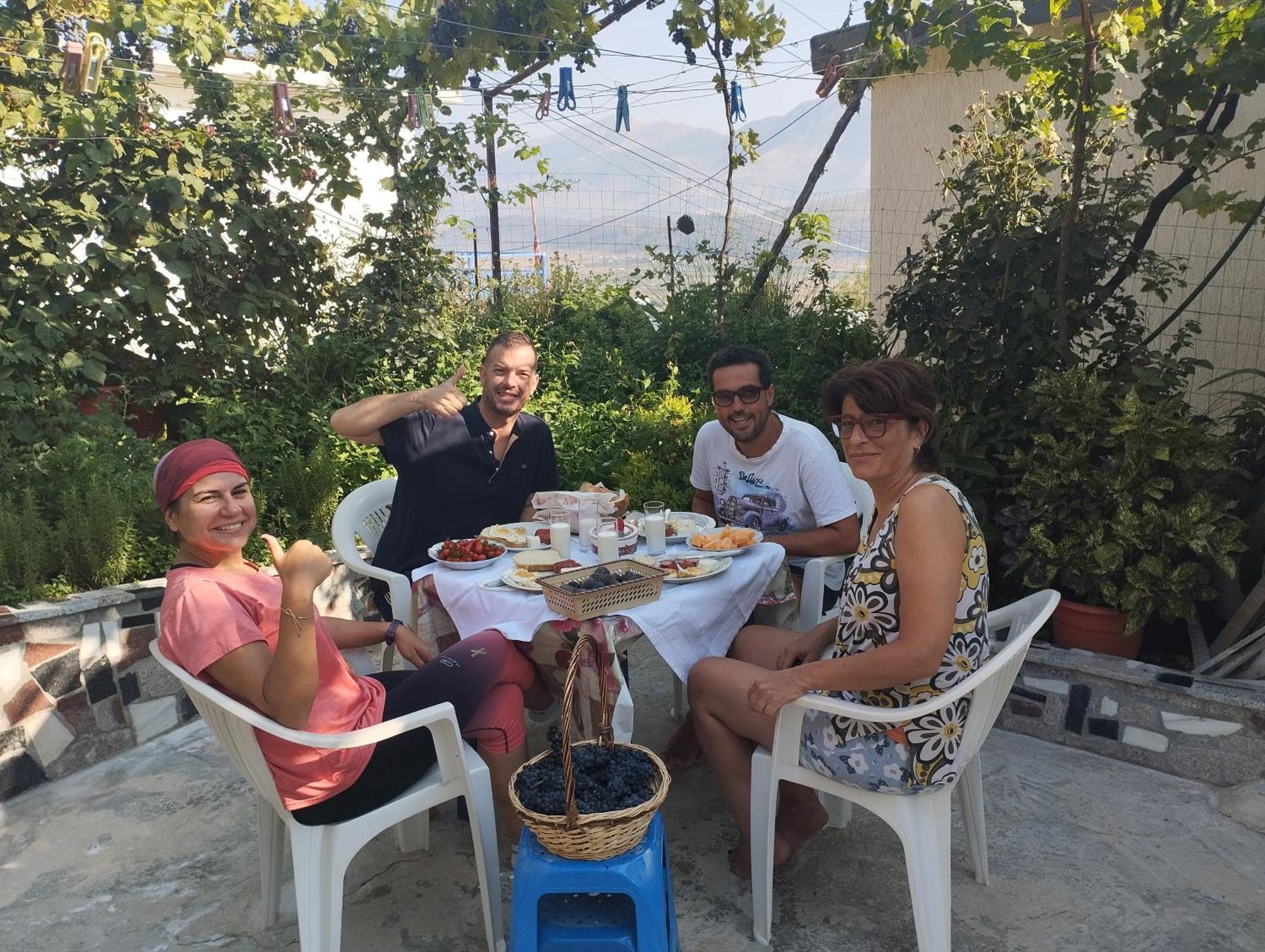 Rondo Guesthouse Αργυρόκαστρο Εξωτερικό φωτογραφία